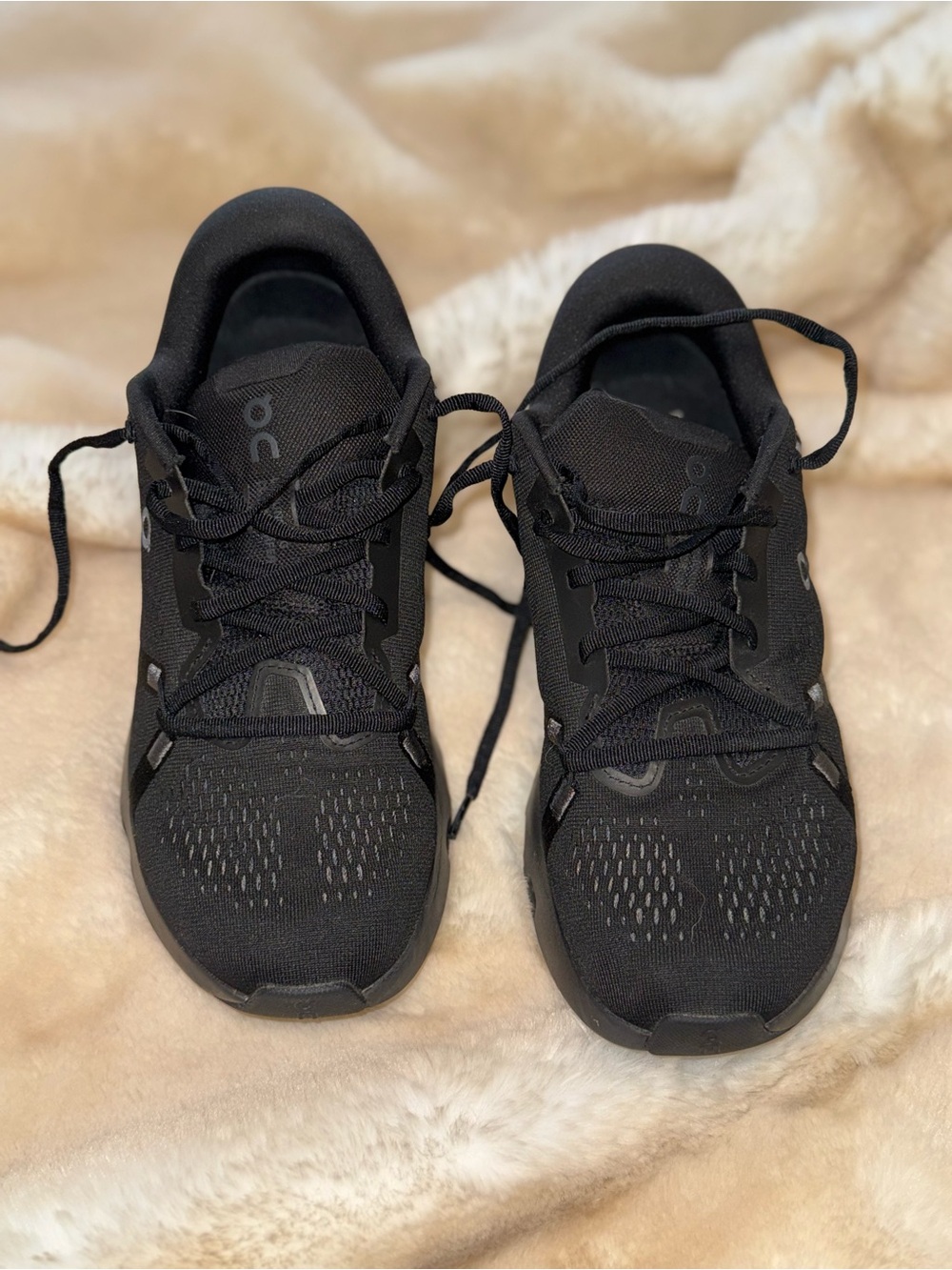 On Running cloud-surfer Men's Black Sneakers - Picture 4 of 5